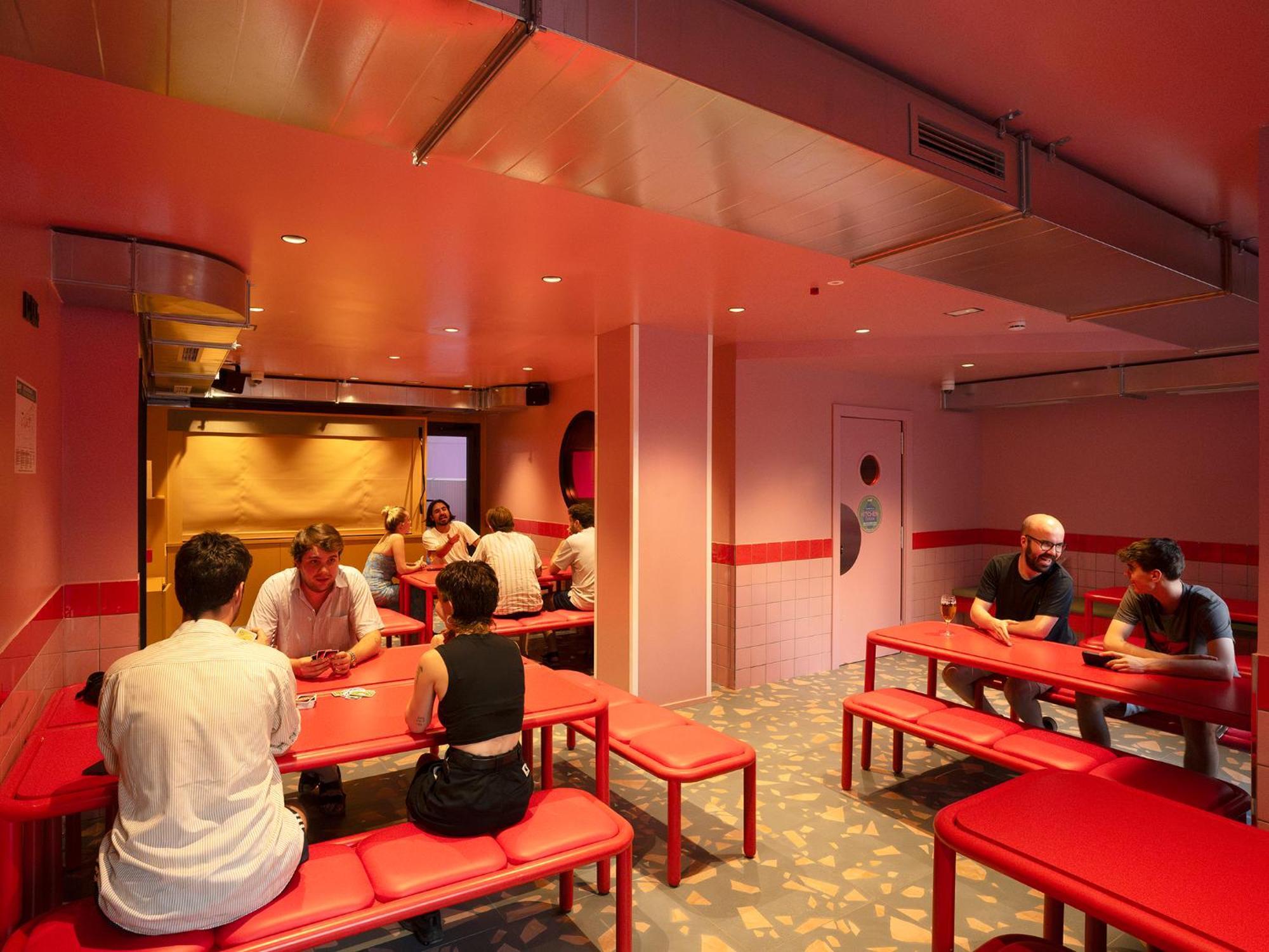 Amistat City Hostel Barcelona — Photos 2