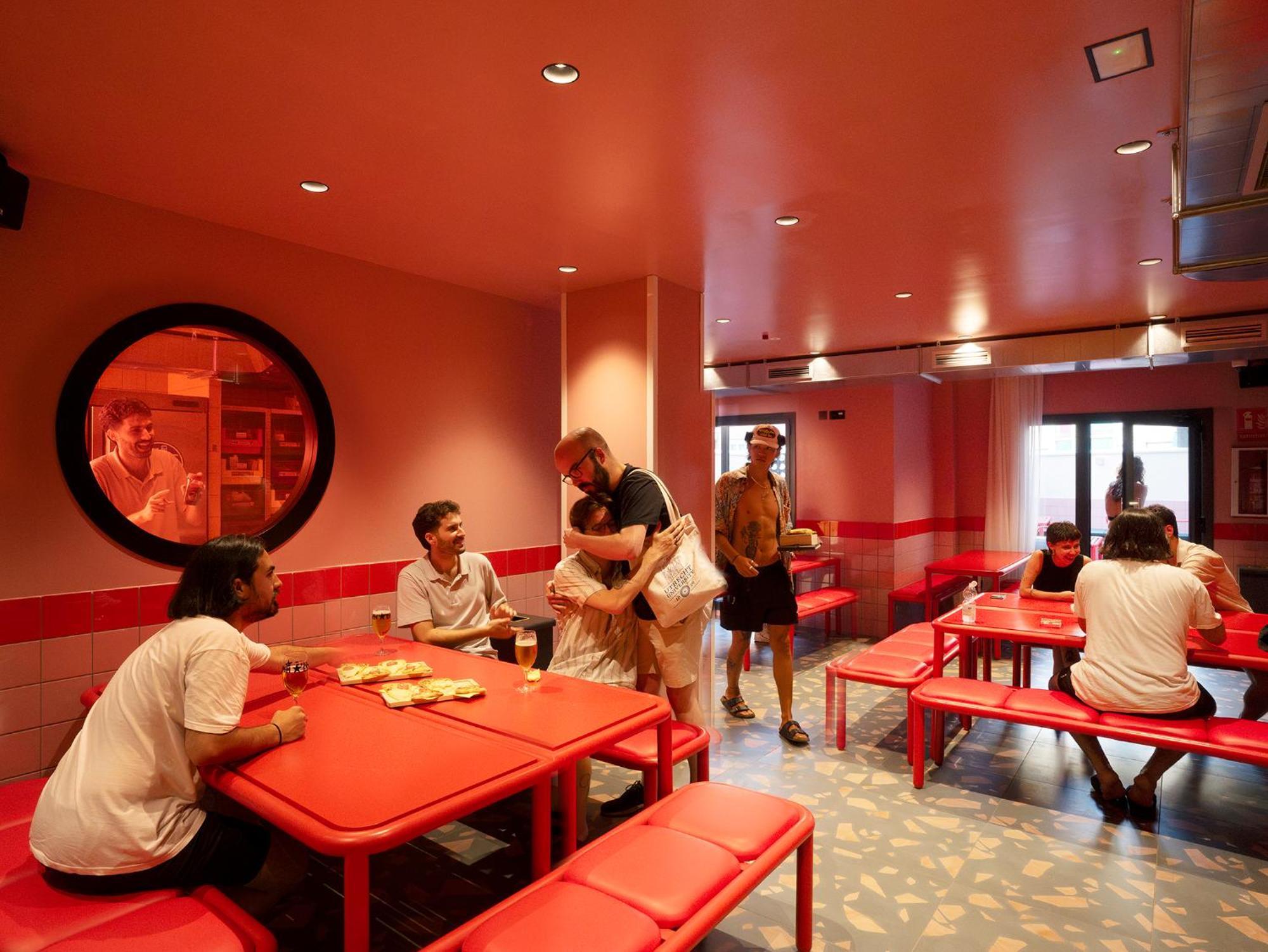 Amistat City Hostel Barcelona — Photos 3